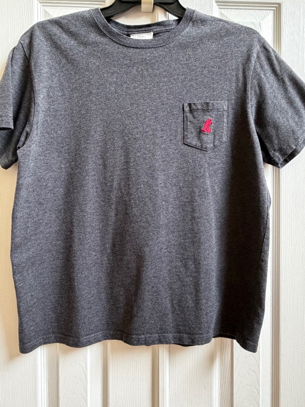 Walt Disney World Men’s Large Gray Pocket T-Shirt Pink Mickey Mouse